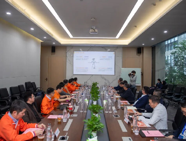 厦门大学胡文平校长赴盈趣科技参加产学研合作交流会